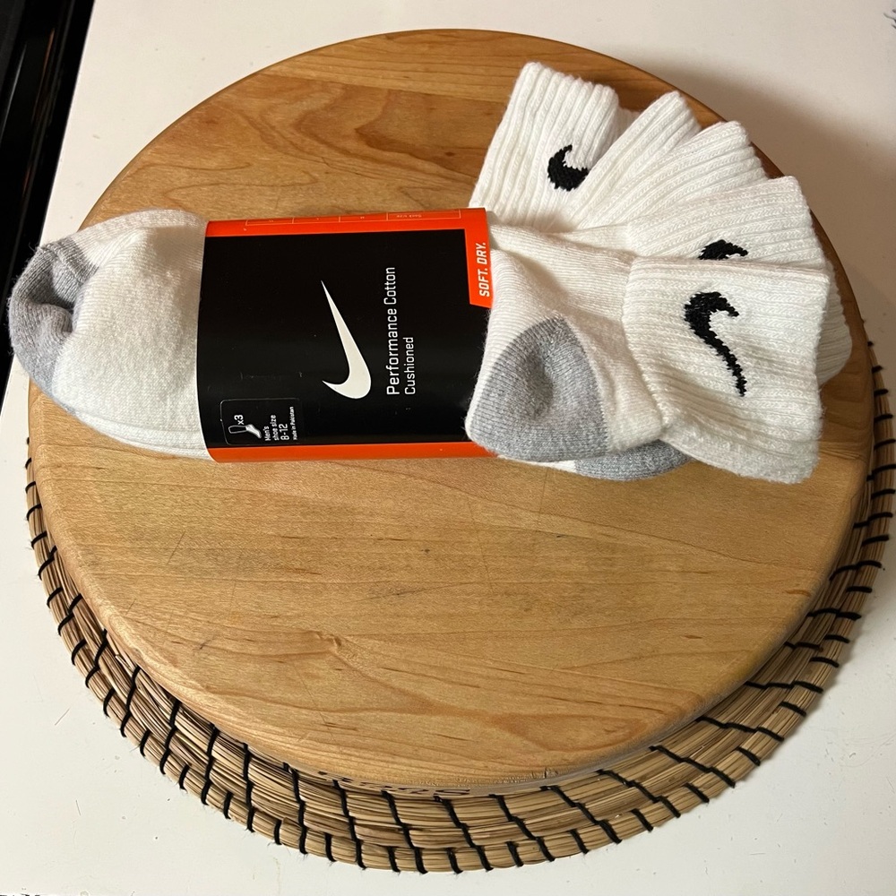 Nike Men's White and Gray Athletic Socks
